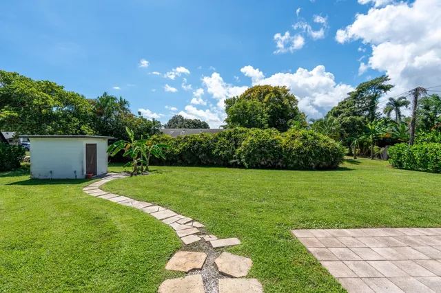 $855,000 | 330 Center Street, Jupiter, FL 33458