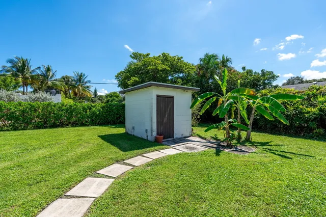 $855,000 | 330 Center Street, Jupiter, FL 33458