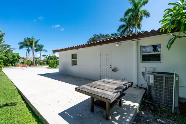 $855,000 | 330 Center Street, Jupiter, FL 33458