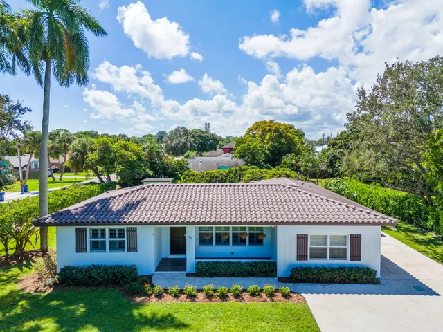 $855,000 | 330 Center Street, Jupiter, FL 33458