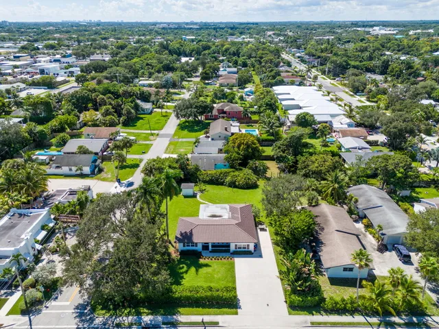 $855,000 | 330 Center Street, Jupiter, FL 33458