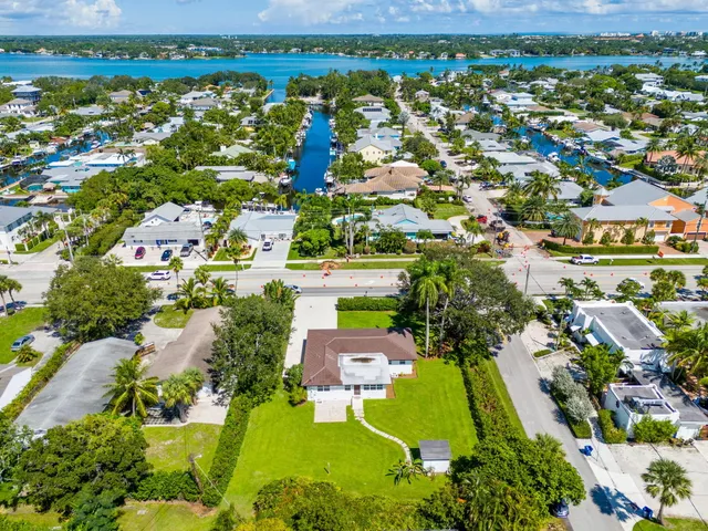 $855,000 | 330 Center Street, Jupiter, FL 33458