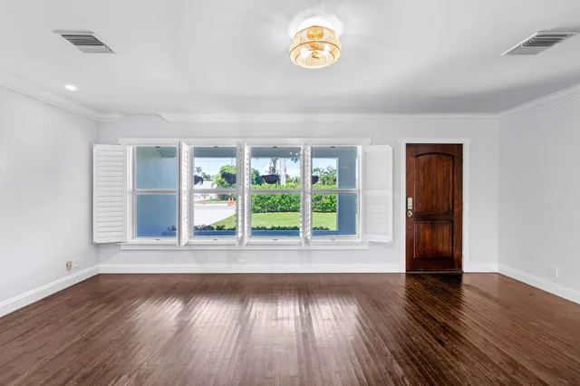 $855,000 | 330 Center Street, Jupiter, FL 33458