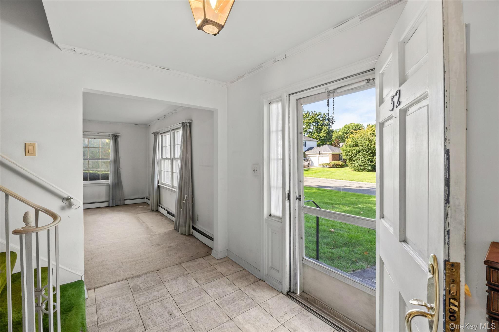 52 Borglum Road Manhasset, NY 11030 - Photo 4 of 29 Gallery Image 4
