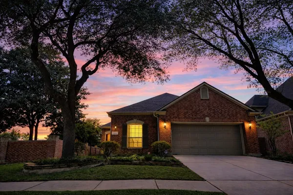 $515,000 | 13819 Threadall Park Drive, Houston, TX 77077