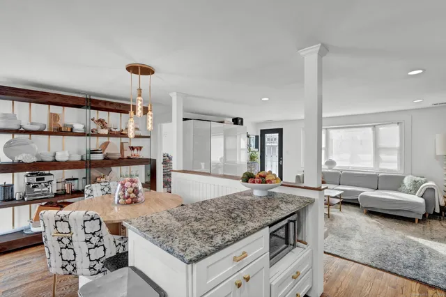 $3,200 | 1815 New Britain Avenue, Farmington, CT 06032