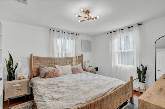 $3,200 | 1815 New Britain Avenue, Farmington, CT 06032