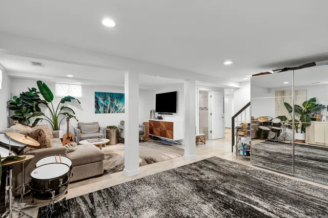 $3,200 | 1815 New Britain Avenue, Farmington, CT 06032