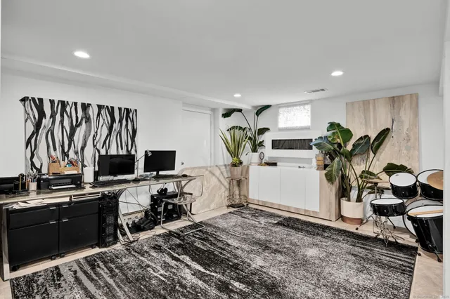 $3,200 | 1815 New Britain Avenue, Farmington, CT 06032