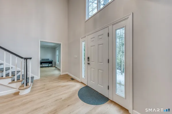 $795,000 | 35 High Gate Drive, Avon, CT 06001