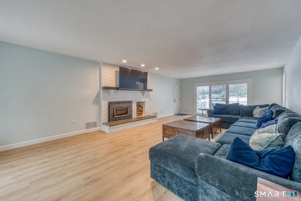 $795,000 | 35 High Gate Drive, Avon, CT 06001