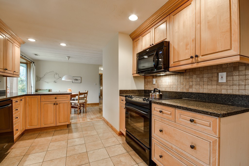20 Campello Road Framingham, MA 01701 - Photo 7 of 23 Gallery Image 7