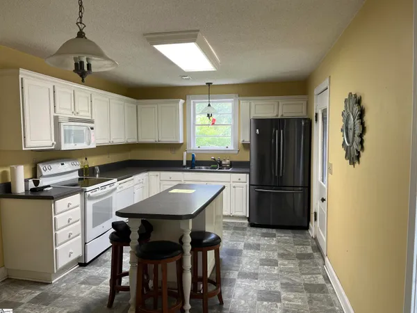 $249,000 | 606 West South Broad Street, Walhalla, SC 29691