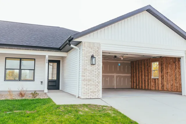 $339,900 | 226 Santa Maria Drive, Unit A, Arlington, WI 53911