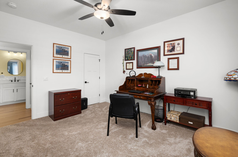 4418 Chestnut Drive Bettendorf, IA 52722 - Photo 31 of 45 a living room with furniture and a air conditioner vent