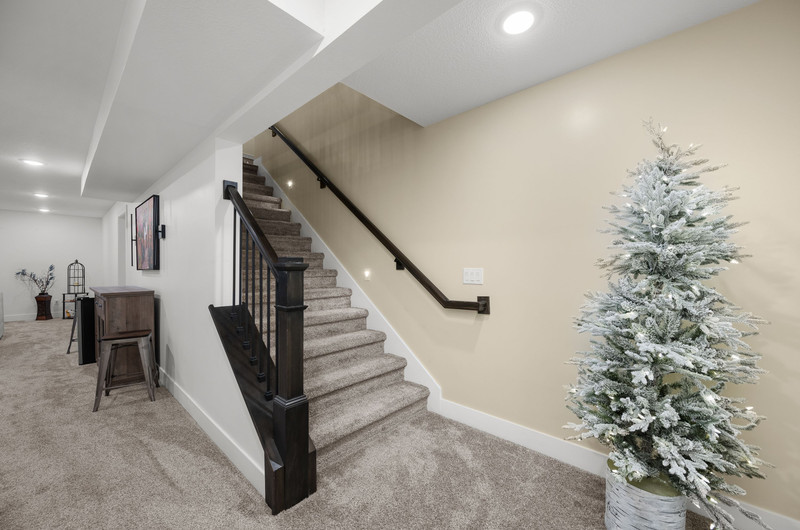 4418 Chestnut Drive Bettendorf, IA 52722 - Photo 32 of 45 a view of entryway and hall