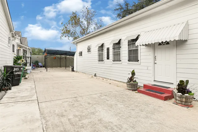 $1,600 | 307 North Live Oak Street, Houston, TX 77003