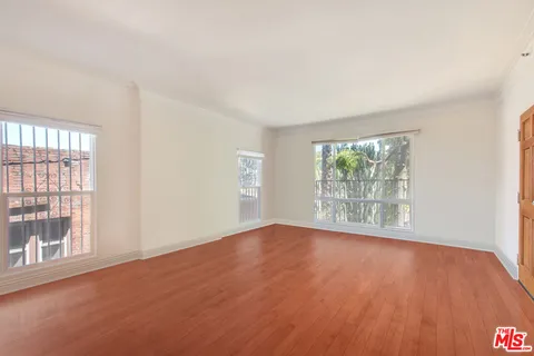 $1,995,000 | 251 North Kenmore Avenue, Los Angeles, CA 90004