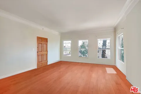 $1,995,000 | 251 North Kenmore Avenue, Los Angeles, CA 90004