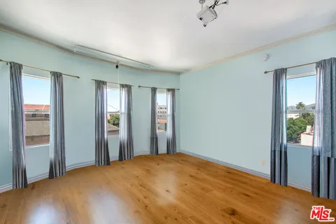 $1,995,000 | 251 North Kenmore Avenue, Los Angeles, CA 90004