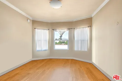 $1,995,000 | 251 North Kenmore Avenue, Los Angeles, CA 90004