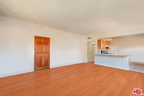 $1,995,000 | 251 North Kenmore Avenue, Los Angeles, CA 90004