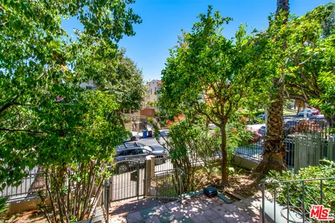 $1,995,000 | 251 North Kenmore Avenue, Los Angeles, CA 90004