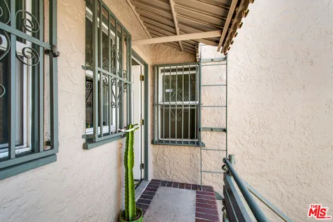$1,995,000 | 251 North Kenmore Avenue, Los Angeles, CA 90004