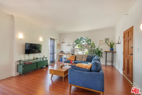 $1,995,000 | 251 North Kenmore Avenue, Los Angeles, CA 90004