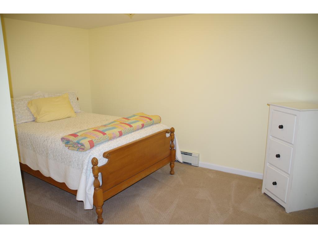 52 Ridgewood Avenue Keene, NH 03431 - Photo 15 of 18