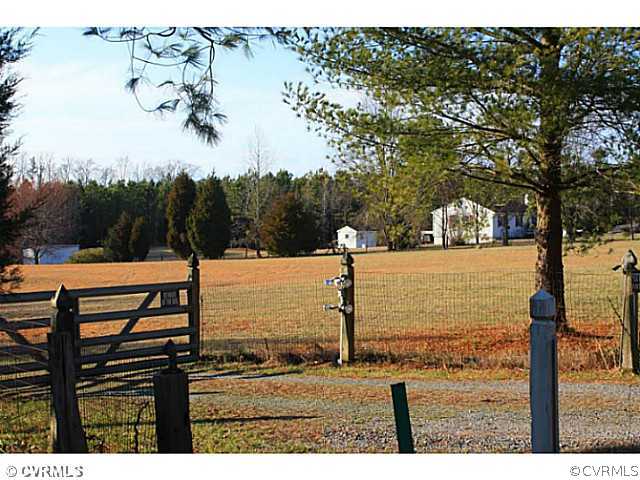 1081 Stones Road Walkerton, VA 23177 - Photo 4 of 10 Gallery Image 4