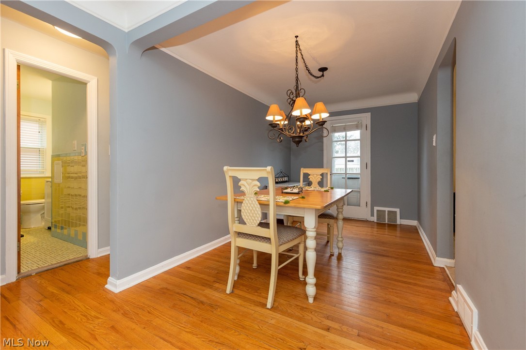 944 Richmond Road Cleveland, OH 44124 - Photo 6 of 32