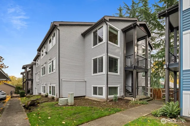 $314,000 | 26339 116th Avenue Southeast, Unit I105, Kent, WA 98030