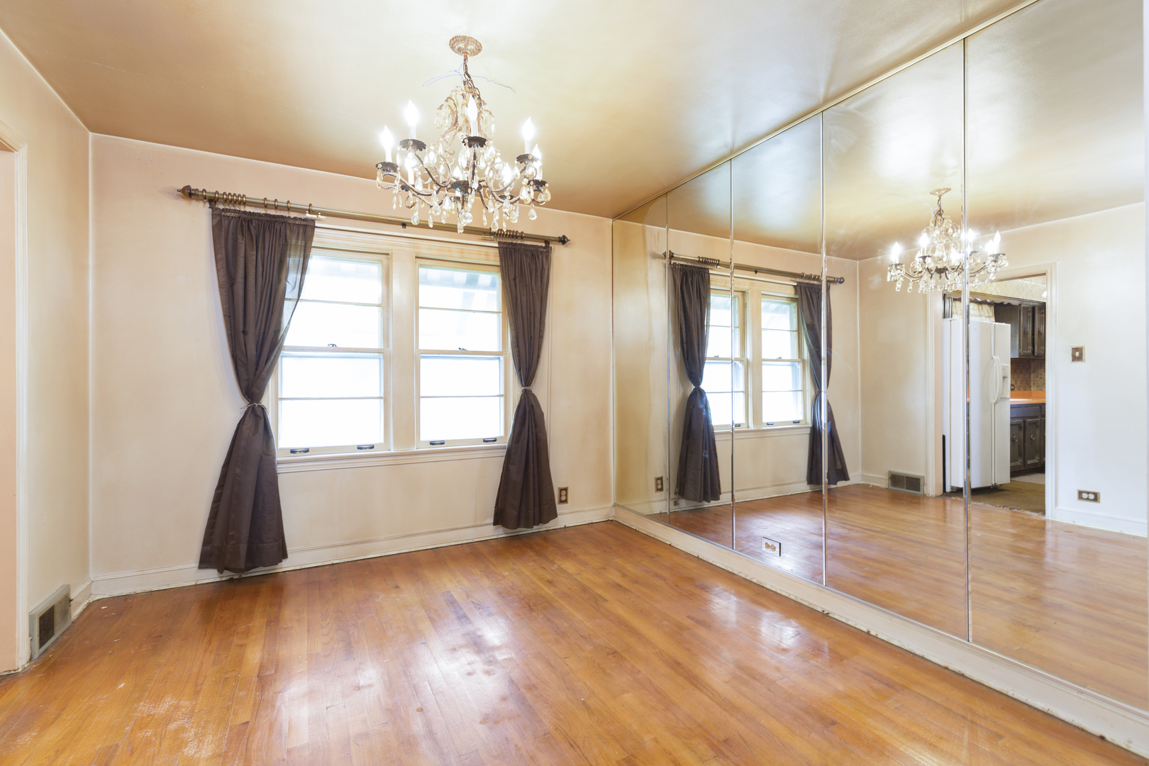 2348 South 7th Avenue North Riverside, IL 60546 - Photo 4 of 15 Gallery Image 4