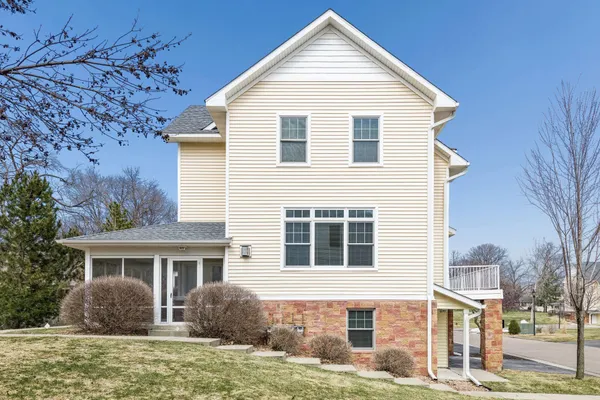 $400,000 | 2121 Village Trail, Mound, MN 55364