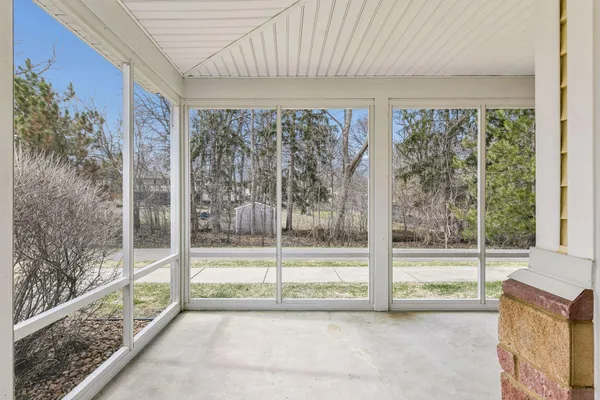 $400,000 | 2121 Village Trail, Mound, MN 55364