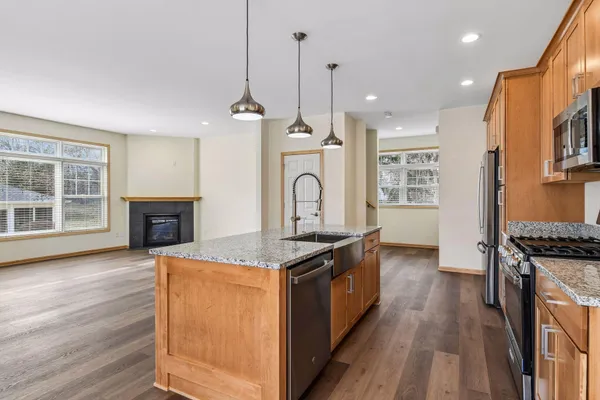 $400,000 | 2121 Village Trail, Mound, MN 55364