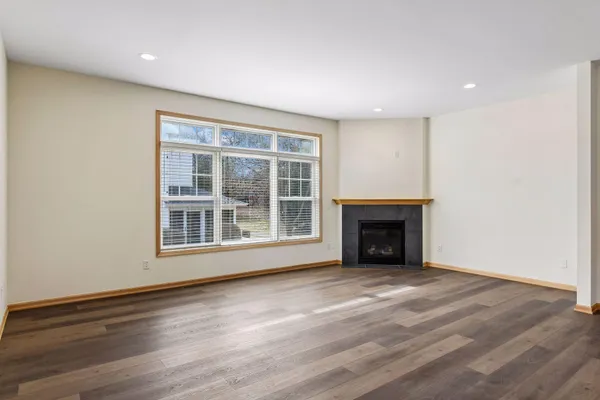 $400,000 | 2121 Village Trail, Mound, MN 55364