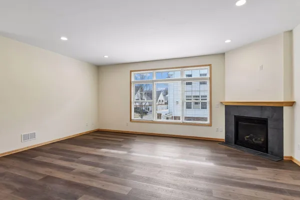 $400,000 | 2121 Village Trail, Mound, MN 55364