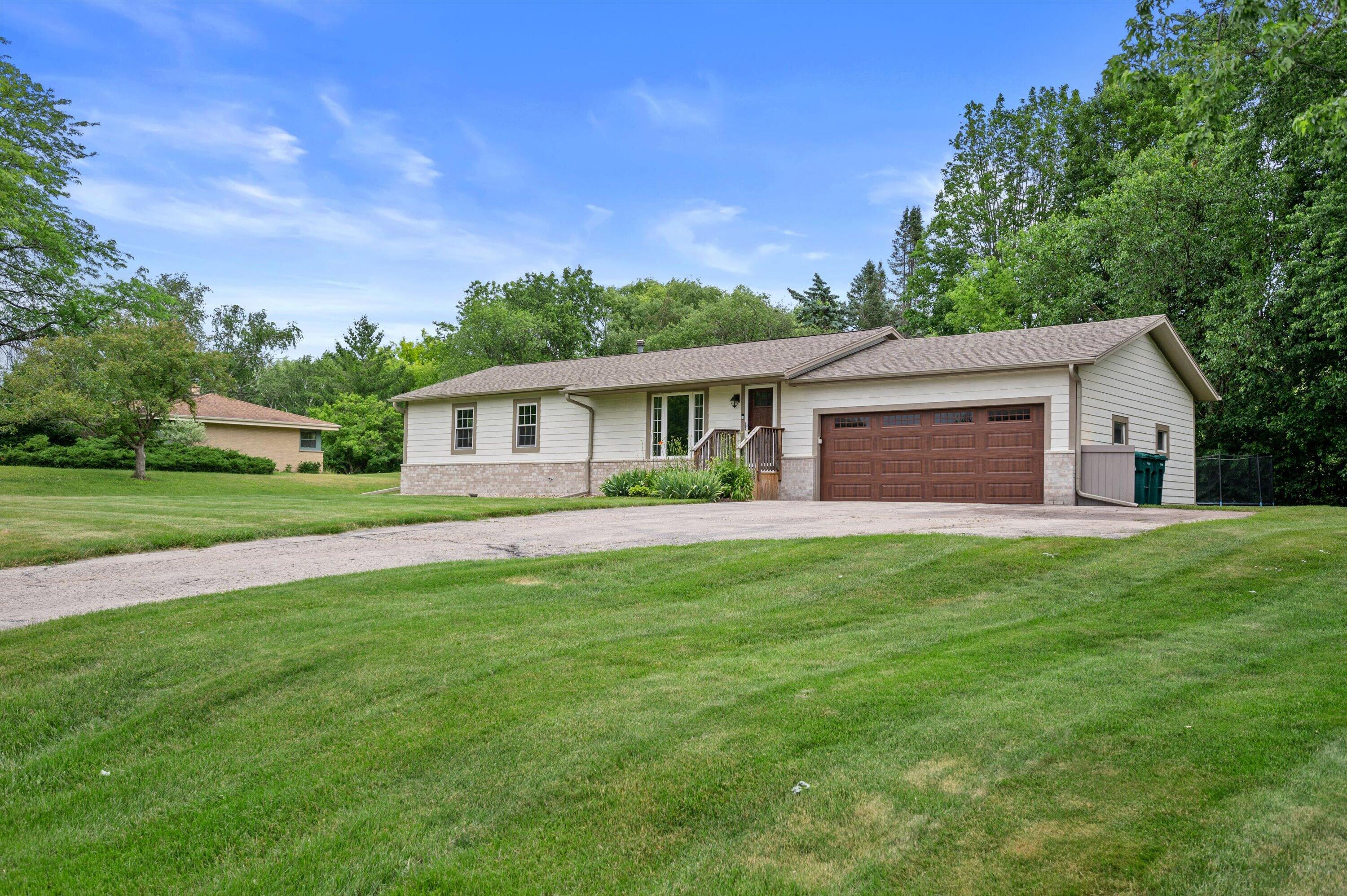 W284-n6506 Hawthorne Road Merton, WI 53029 - Photo 1 of 34 Front View