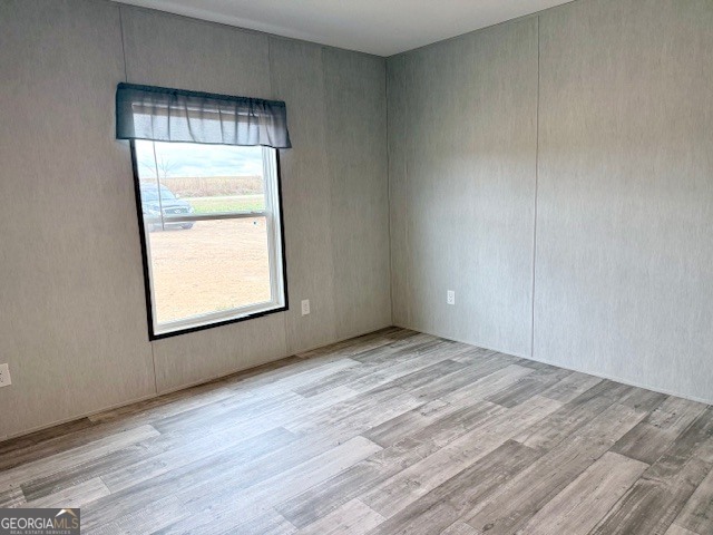 683 Evergreen Church Road Cobbtown, GA 30420 - Photo 20 of 32 an empty room with a window