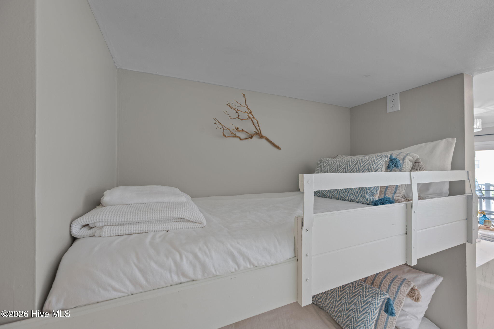 1822 New River Inlet Road, Unit 1102A North Topsail Beach, NC 28460 - Photo 29 of 51 Hall Bunks