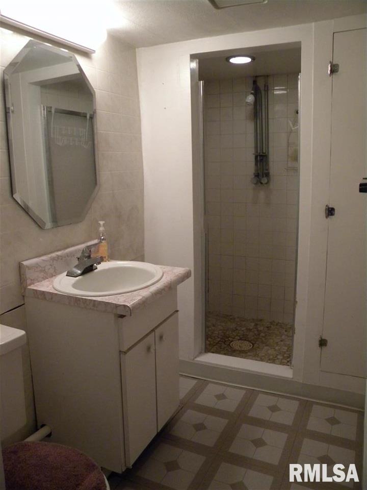 207 Reservoir Road Pekin, IL 61554 - Photo 16 of 20 Gallery Image 16