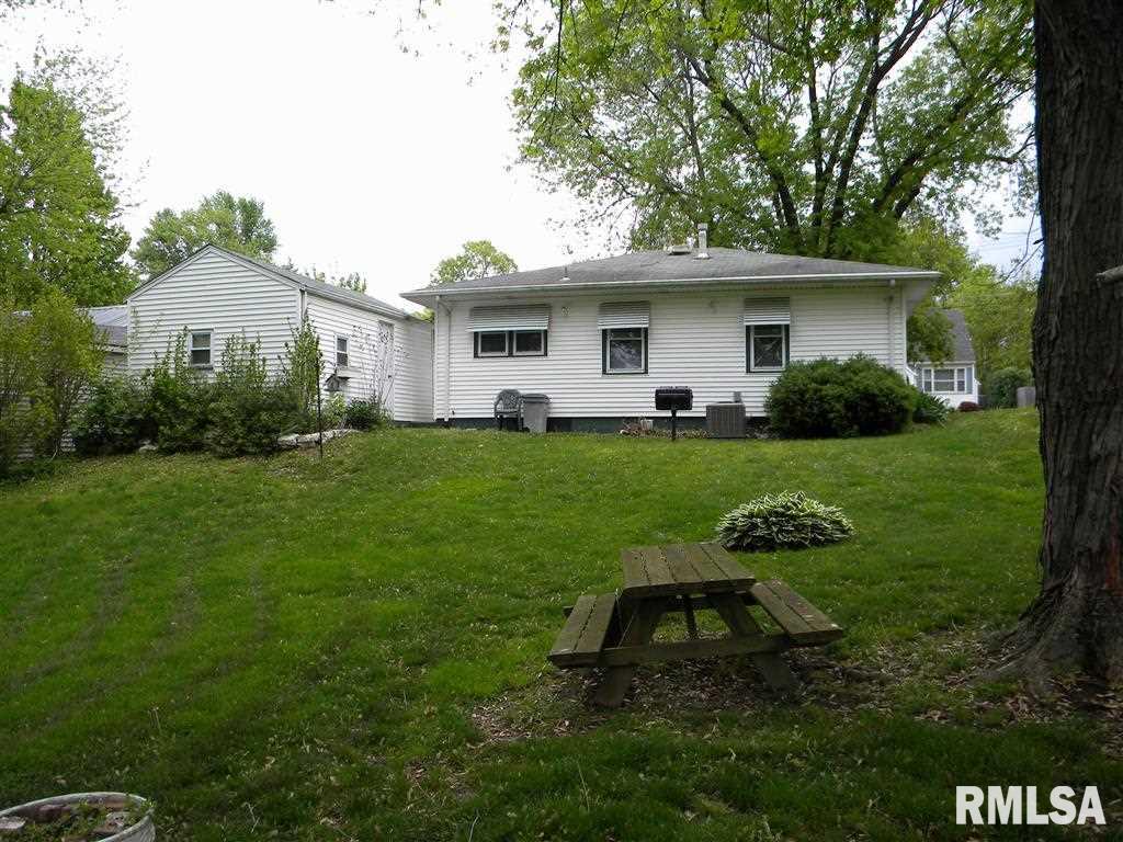 207 Reservoir Road Pekin, IL 61554 - Photo 4 of 20 Gallery Image 4