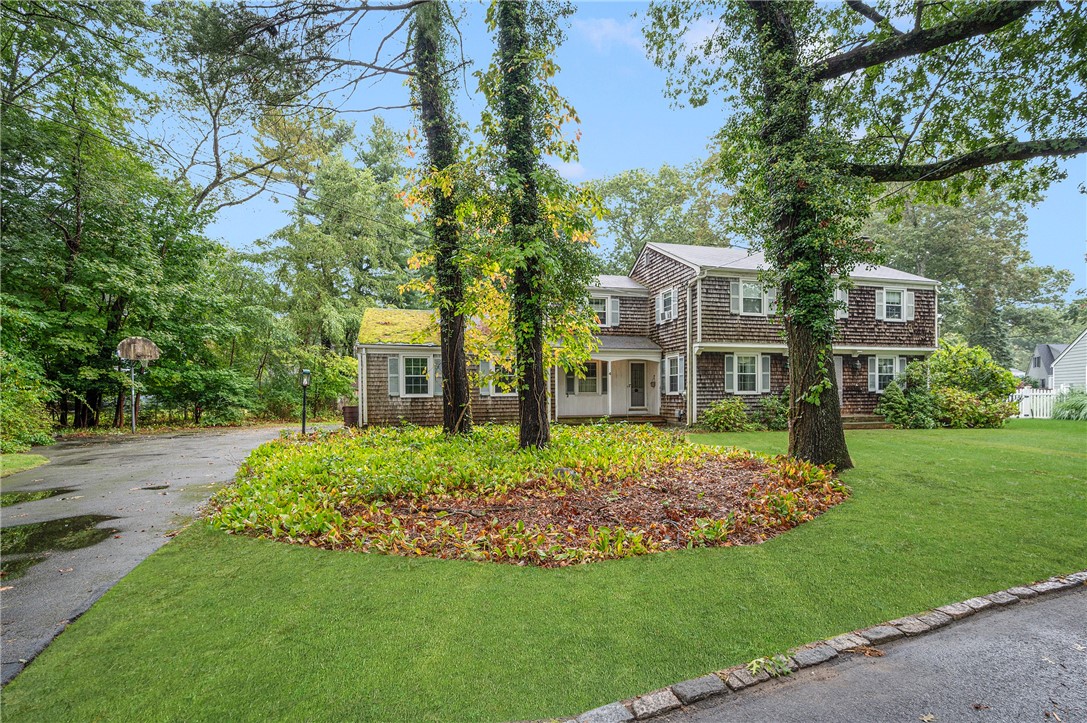 4 Old Chimney Road Barrington, RI 02806 - Photo 3 of 13