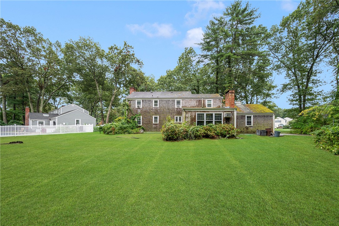 4 Old Chimney Road Barrington, RI 02806 - Photo 8 of 13