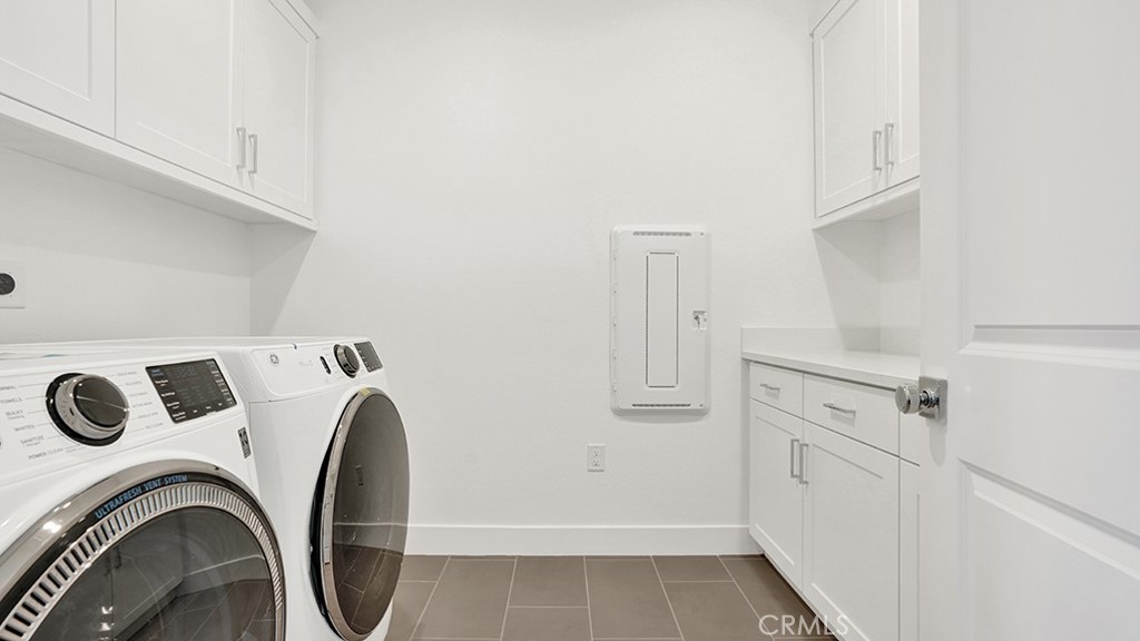 401 Junco Irvine, CA 92618 - Photo 33 of 40 a view of washer and dryer