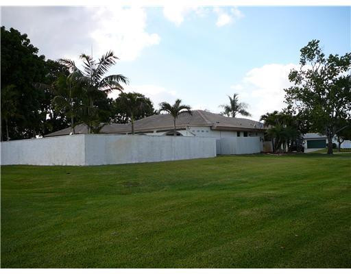 20220 Southwest 49th Court Southwest Ranches, FL 33332 - Photo 15 of 16 Yard/Garden