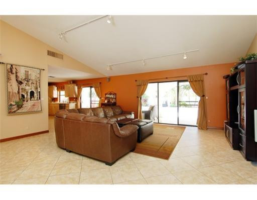 20220 Southwest 49th Court Southwest Ranches, FL 33332 - Photo 8 of 16 Den/Family/Great Room