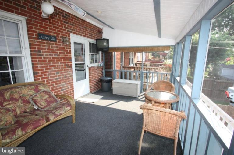 1533 Doxbury Road Towson, MD 21286 - Photo 11 of 30 Porch has vaulted ceiling.